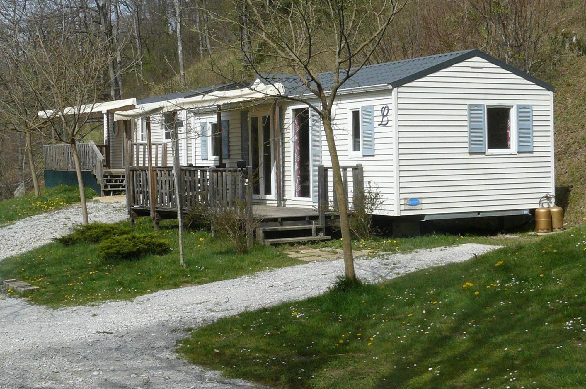 Camping Le Rey Louvie Juzon الغرفة الصورة